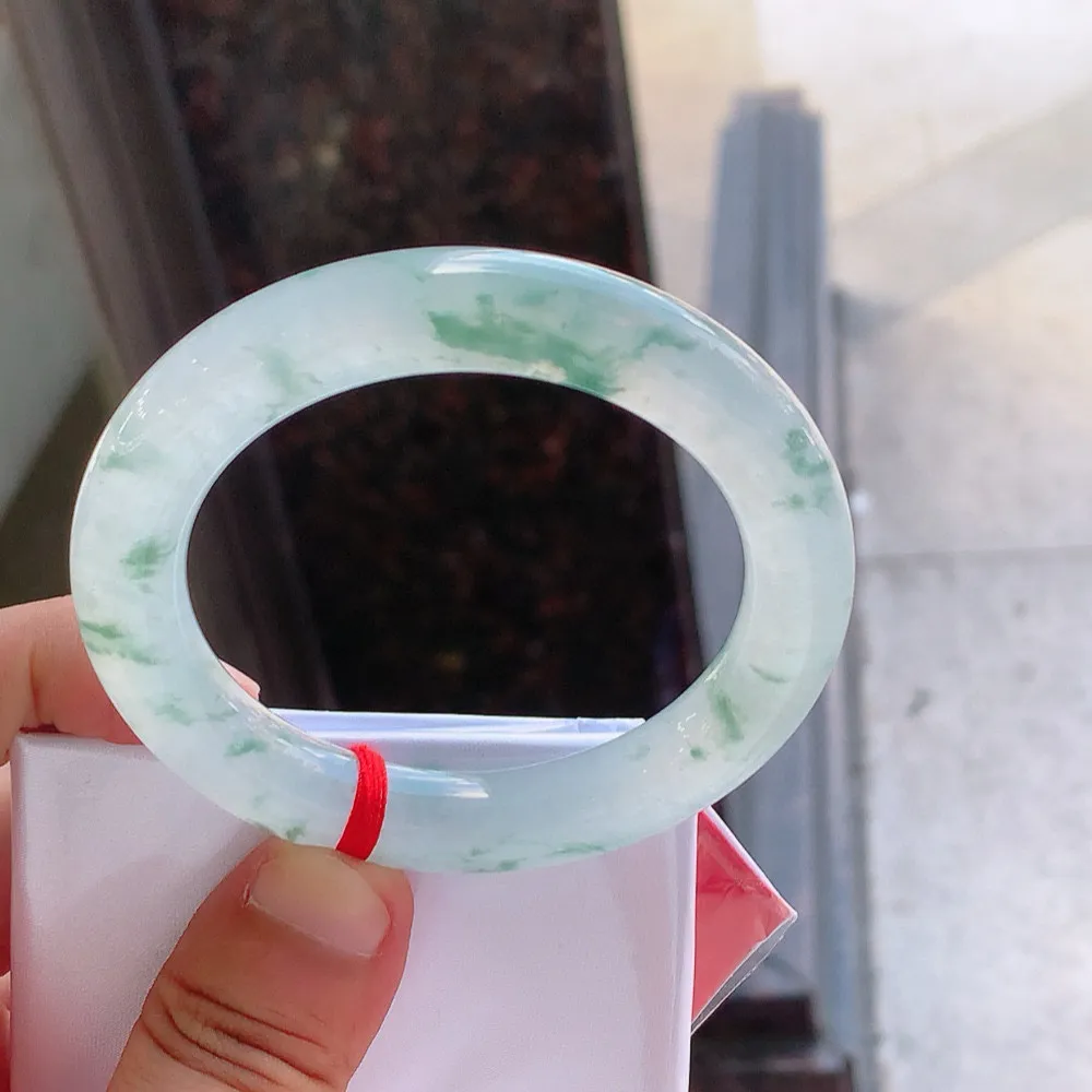 贵妃冰玻飘花 无瑕 尺寸:54.6/10.8 花美 种水好️️