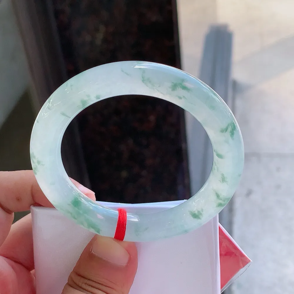 贵妃冰玻飘花 无瑕 尺寸:54.6/10.8 花美 种水好️️