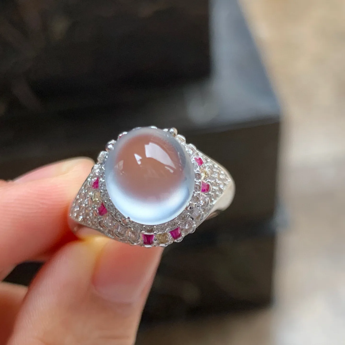 高冰戒面 纯净透亮 光感强 饱满 铜托 气质