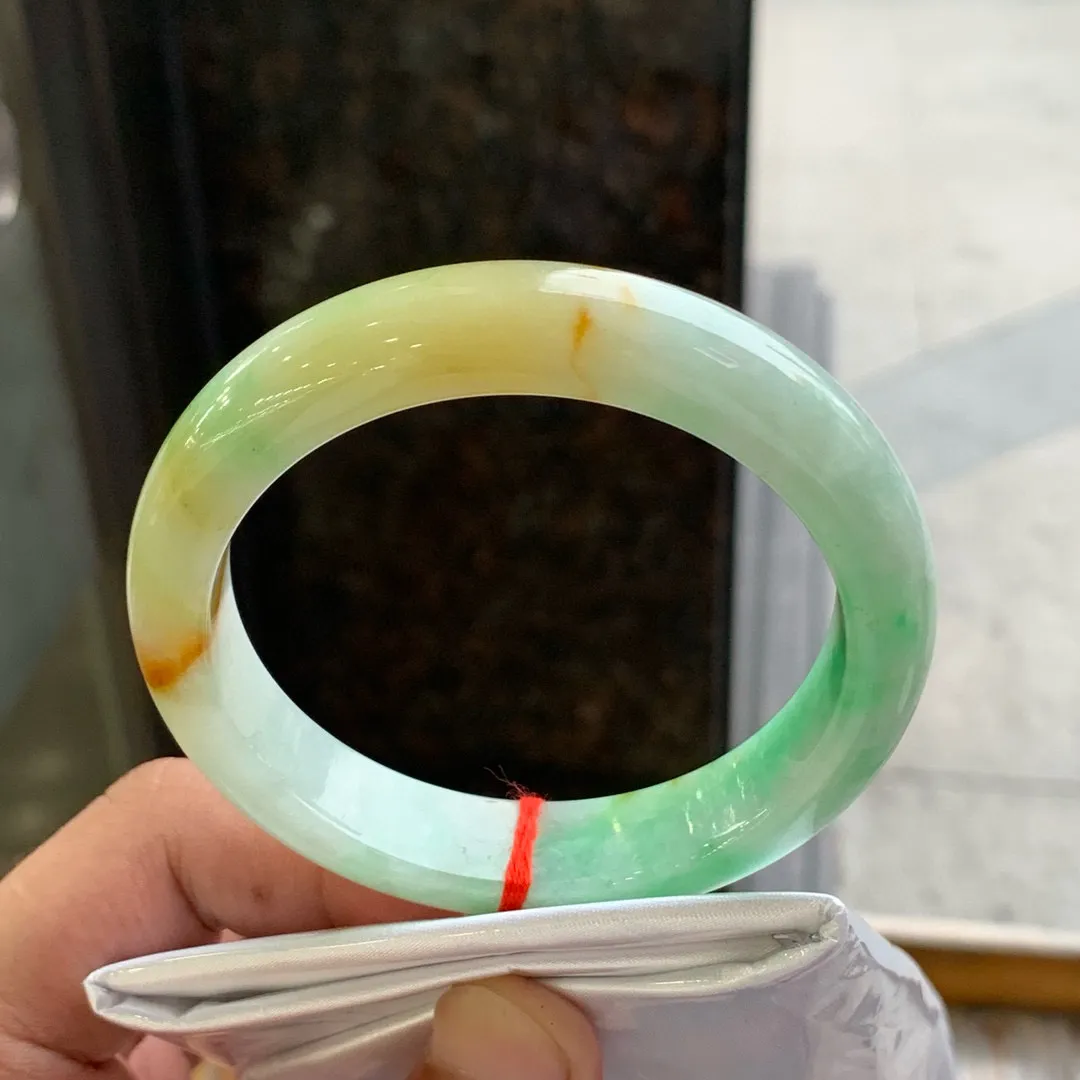 正圈冰糯黄加绿 无瑕 尺寸:56.5/12.5/8.4 超值