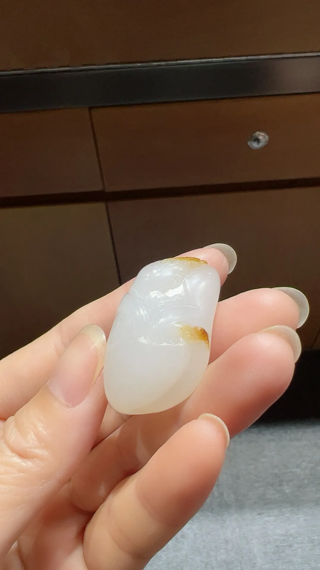 籽料｜黄皮白肉｜灵猴 大师作品 可以做白标

重16.6克 尺寸36*22*15m m