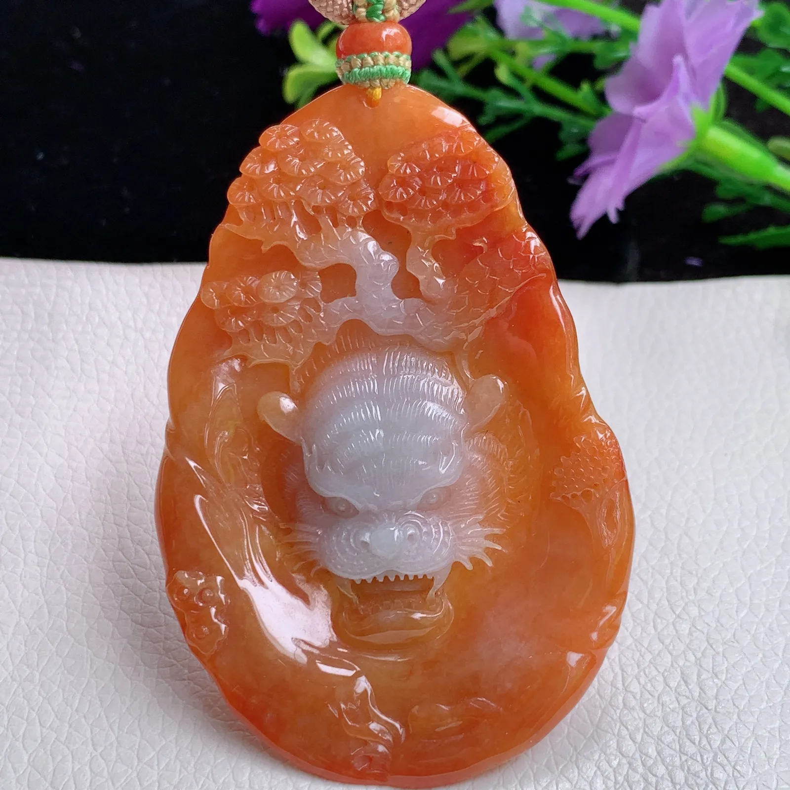 yf实拍65.8*45.6*9特色缅甸翡翠双彩虎啸山林 俏色精雕虎牌玉挂件