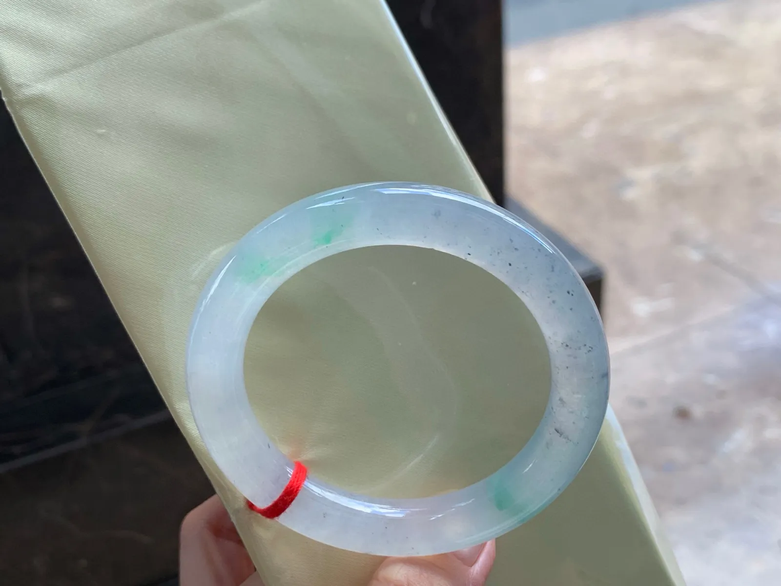 冰乌鸡飘色福镯
种好水足 53.8/10.5mm