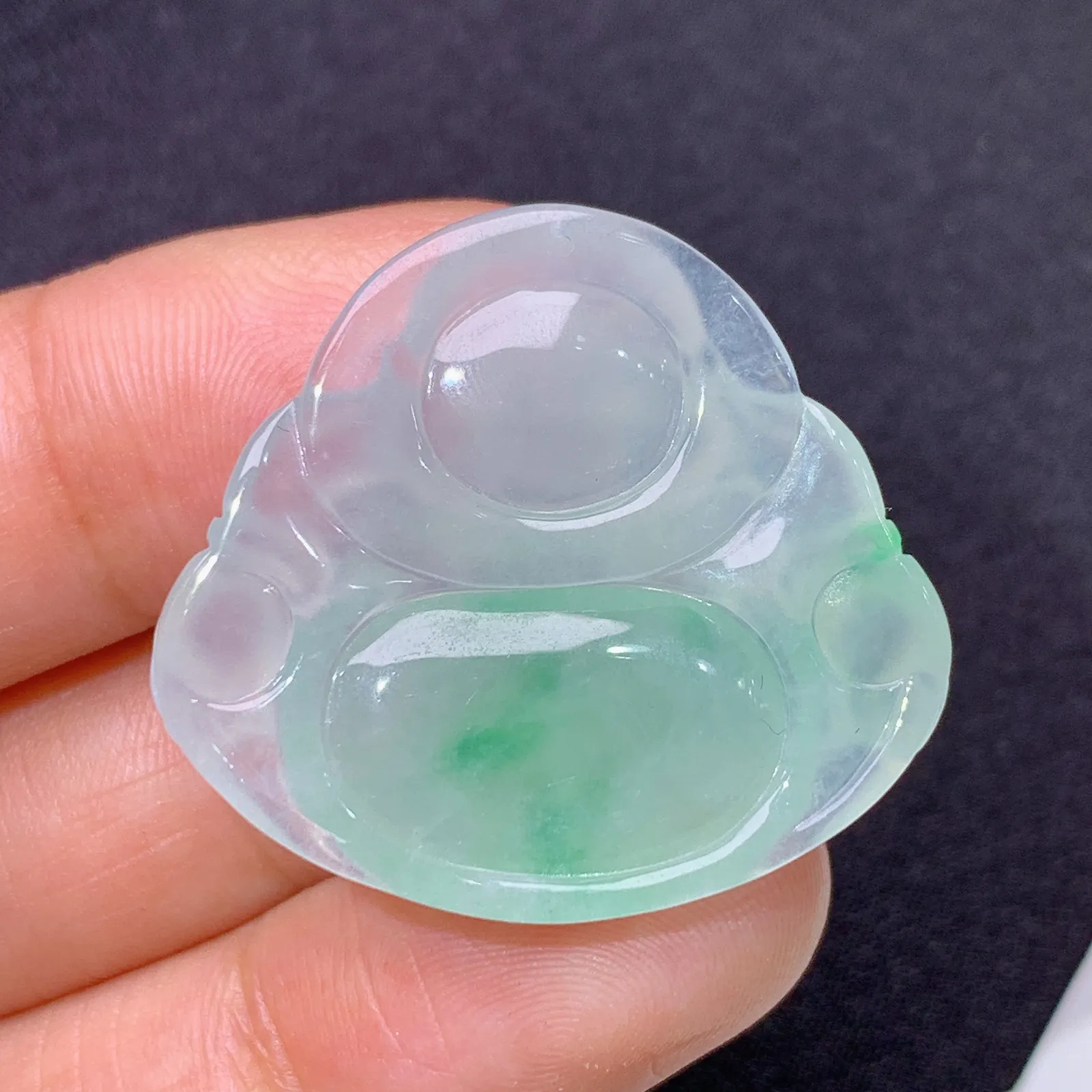 冰飘绿笑佛，冰润色阳，品相饱满，种水足 尺寸27*30.1*5.4