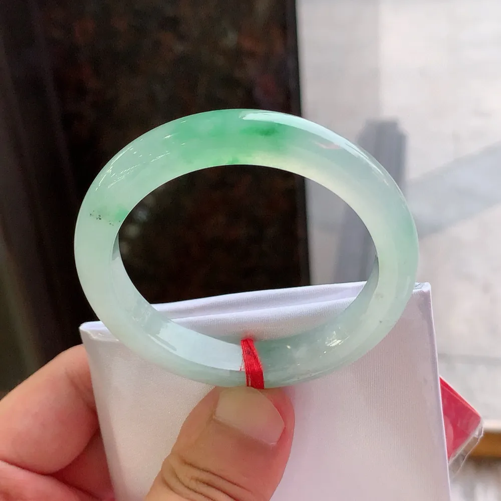 正圈高冰阳绿 无瑕 尺寸:50.2/9.5/7.8 种色俱佳️️