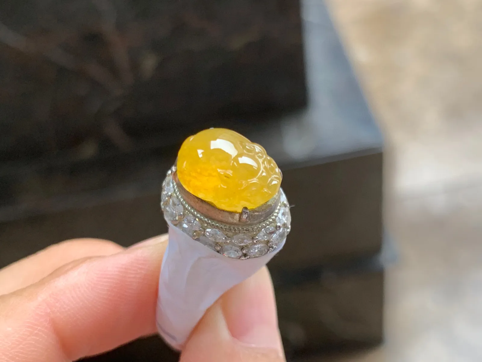 黄翡招财貔貅 颜色漂亮 铜托