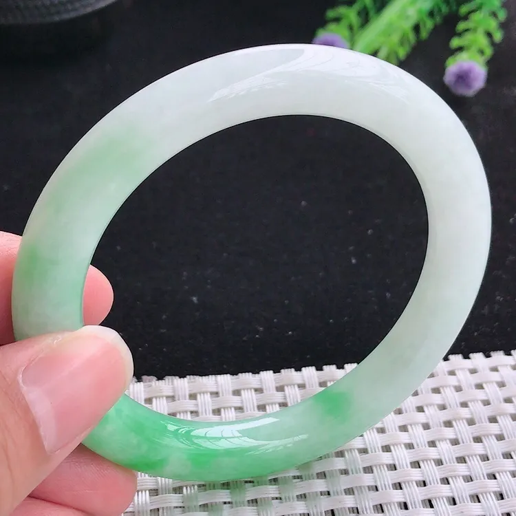 自然光57/9.5/10老坑精美冰润白底青飘阳绿圆条手镯翡翠玉镯美人镯