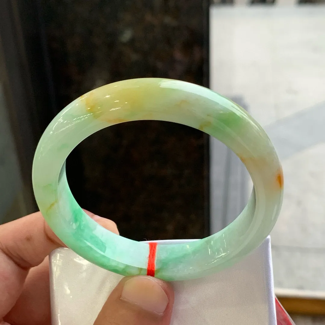 正圈冰糯黄加绿 无瑕 尺寸:56.5/12.5/8.4 超值