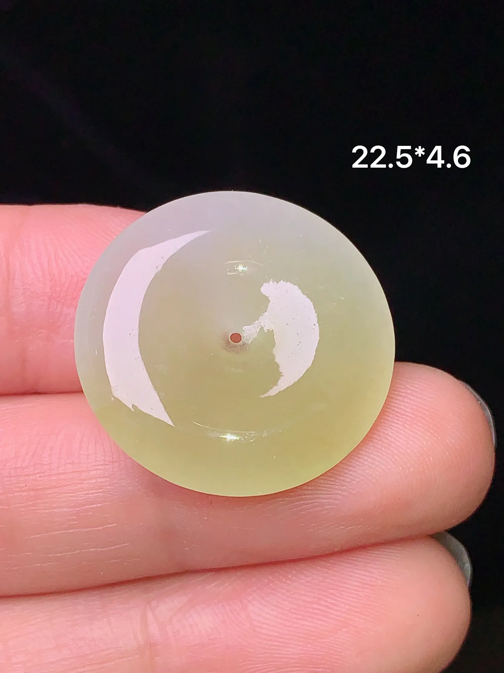 飘黄翡平安扣吊坠 玉质细腻 水润亮眼  整体尺寸22.5*4.6