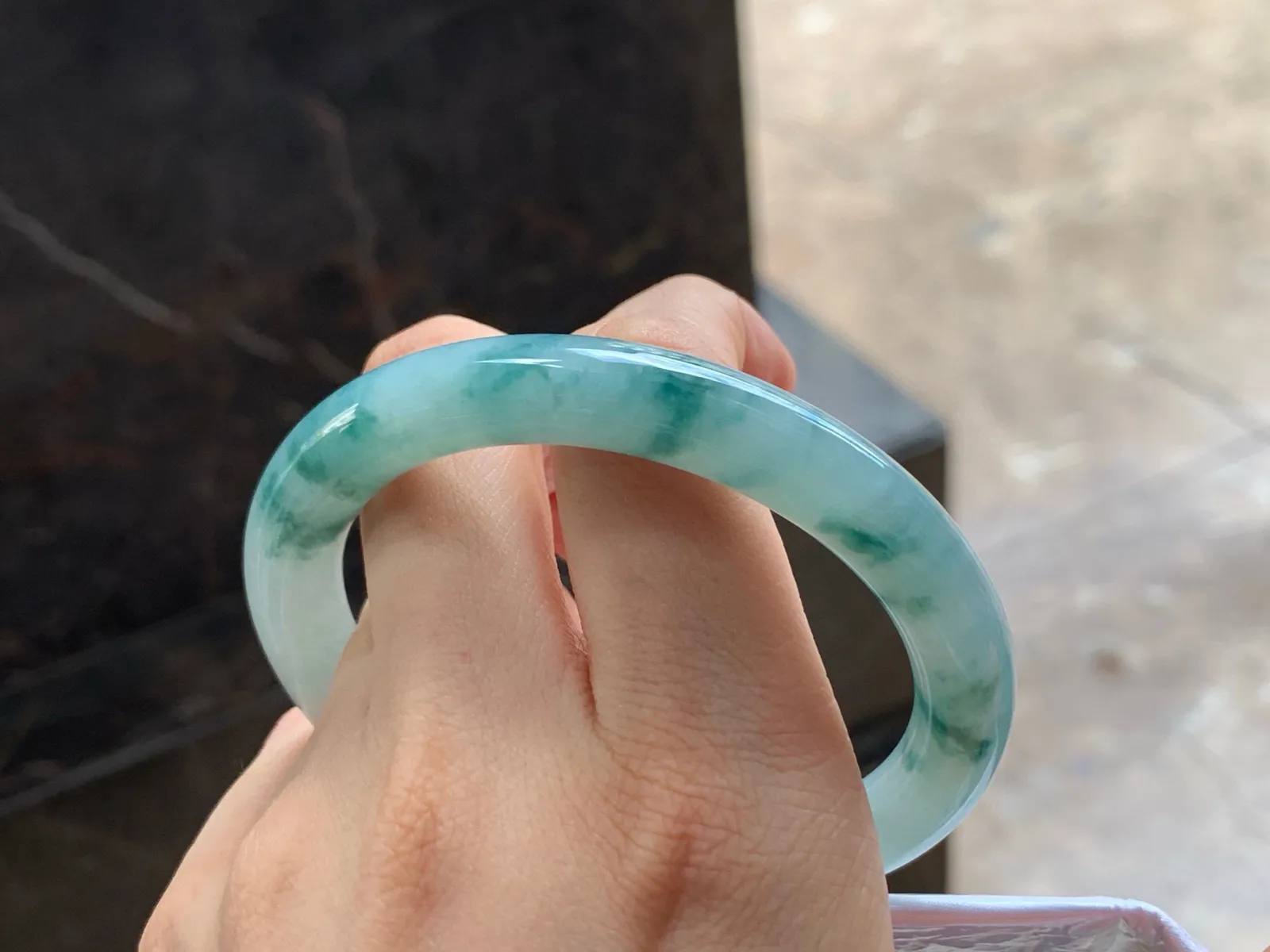 飘花细圆条手镯
56.4/9.3mm