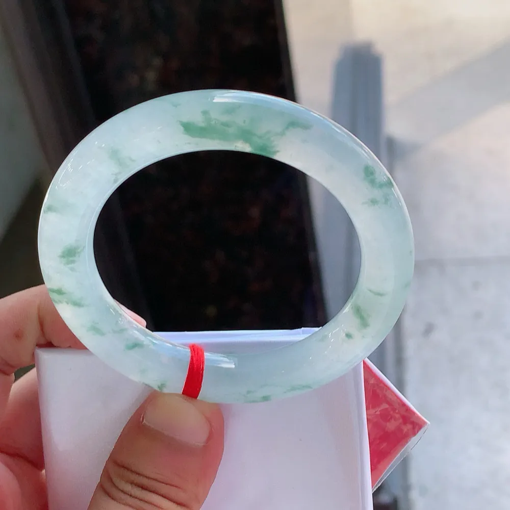 贵妃冰玻飘花 无瑕 尺寸:54.6/10.8 花美 种水好️️