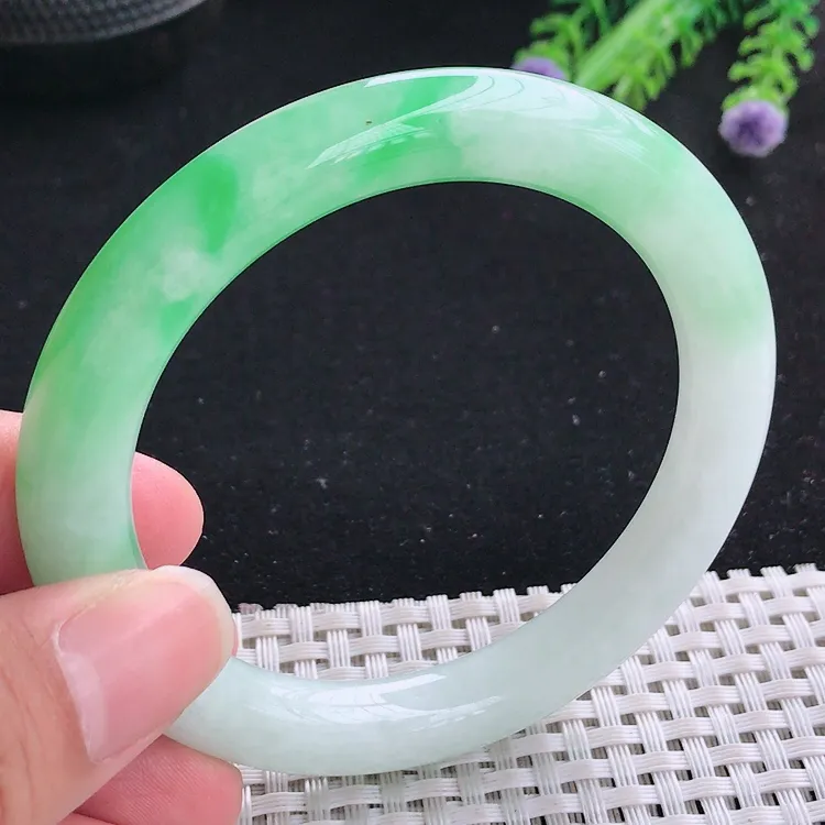 自然光57/9.5/10老坑精美冰润白底青飘阳绿圆条手镯翡翠玉镯美人镯