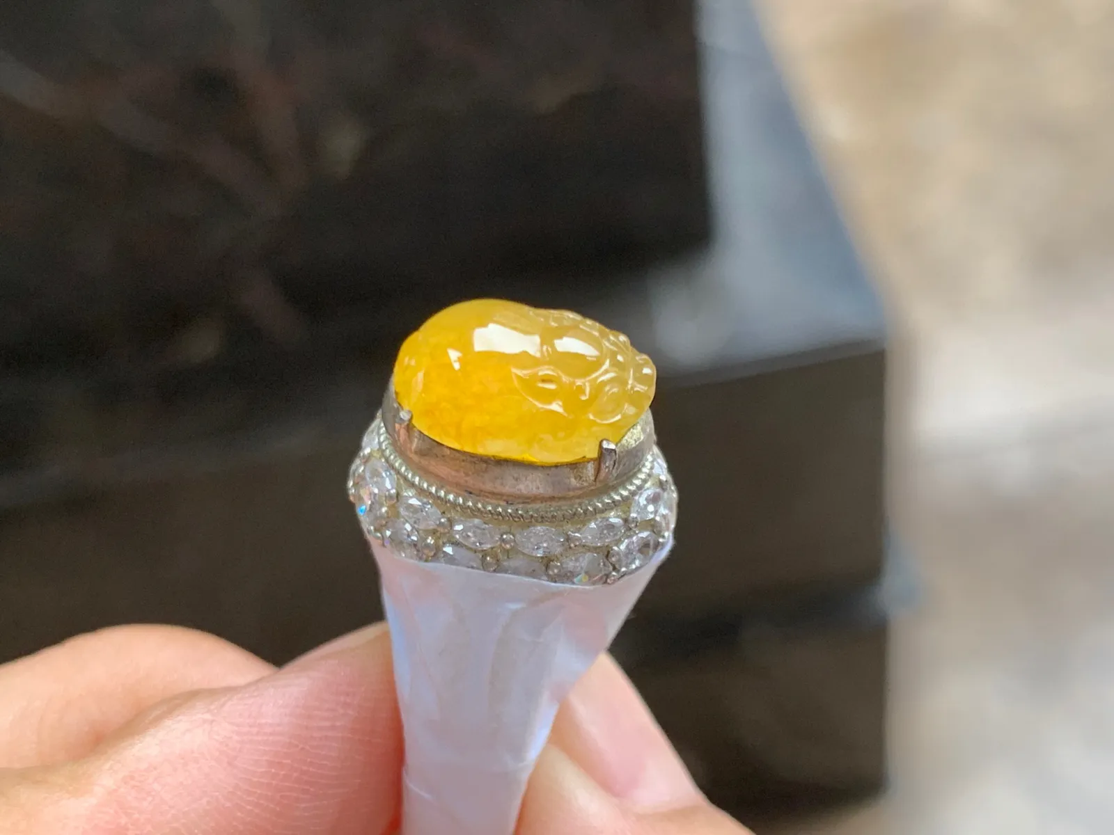 黄翡招财貔貅 颜色漂亮 铜托
