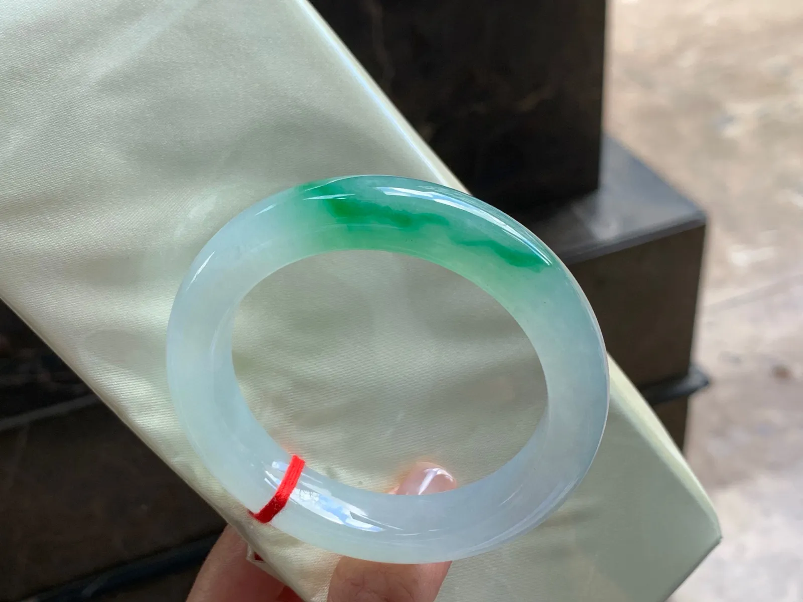 冰带色手镯
种好水足 56.2/12.6/10mm