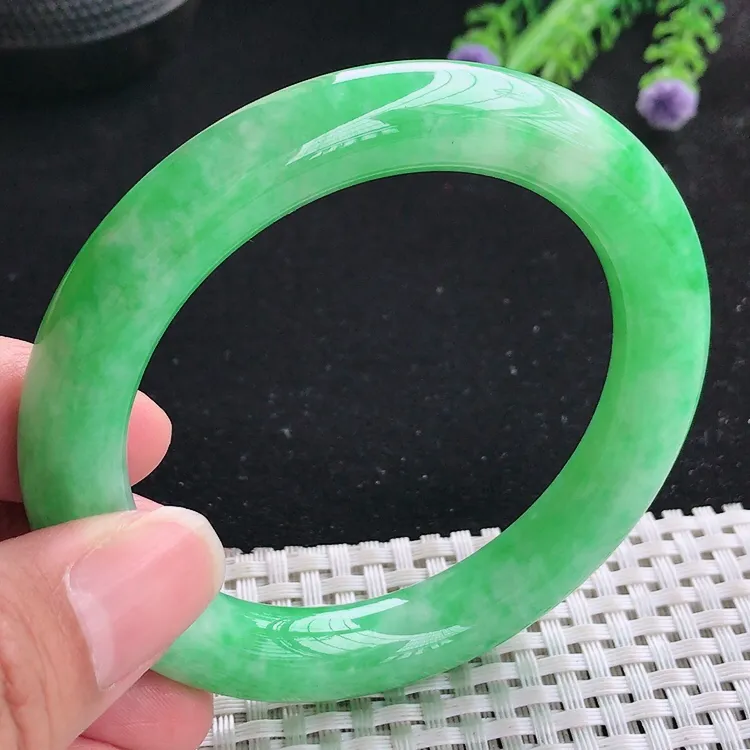 自然光56.5/10.8/10.5老坑精美温润满绿阳绿圆条手镯翡翠玉镯美人镯