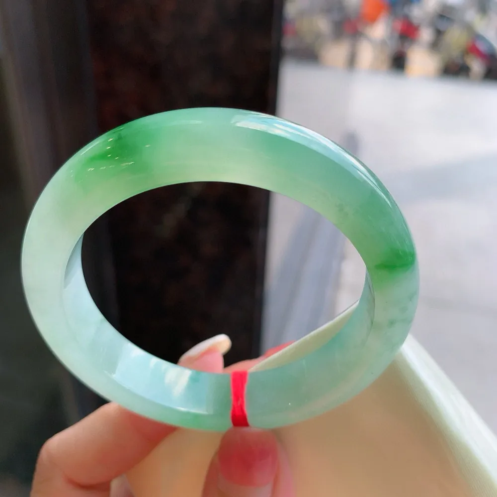 正圈高冰绿 无瑕 尺寸:54.6/12.3/8.5 种色俱佳