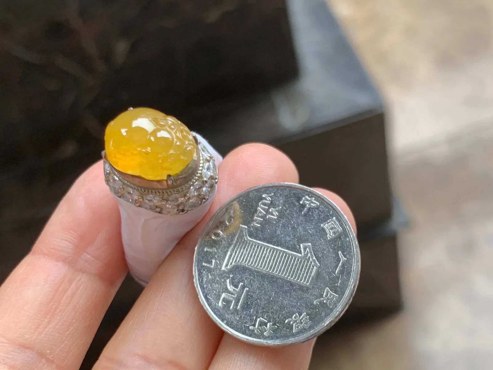 黄翡招财貔貅 颜色漂亮 铜托