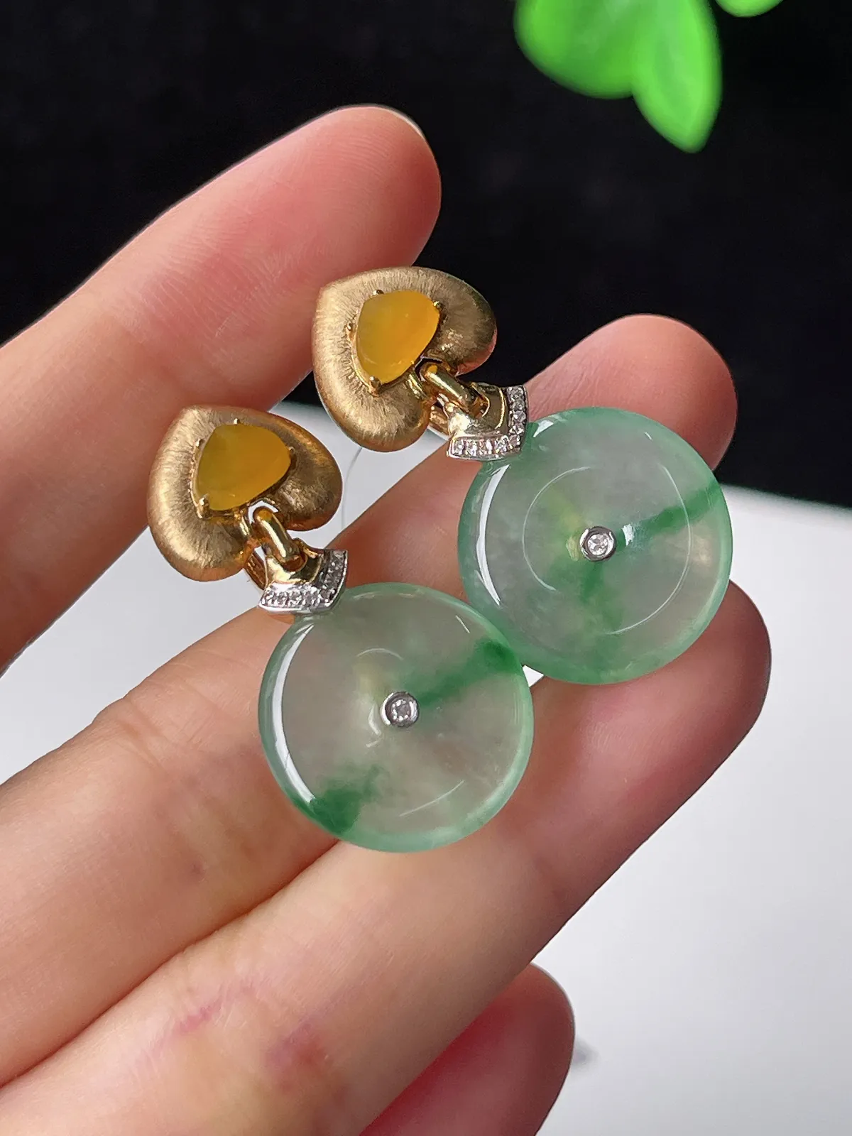 翡翠冰绿飘花耳坠