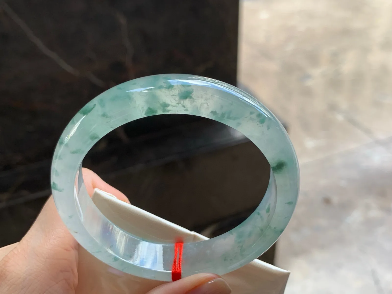 冰种飘花手镯
种老60.8/14.6/8.1mm