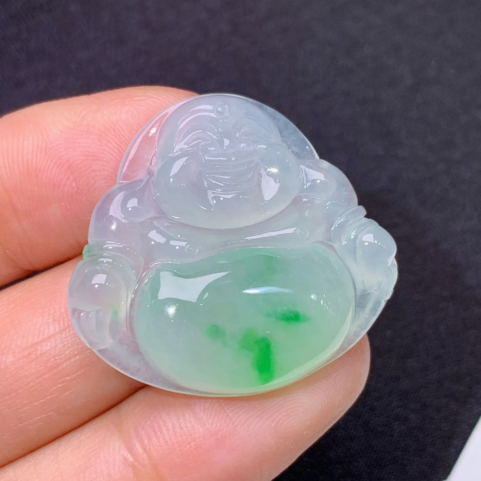 冰飘绿笑佛，冰润色阳，品相饱满，种水足 尺寸27*30.1*5.4