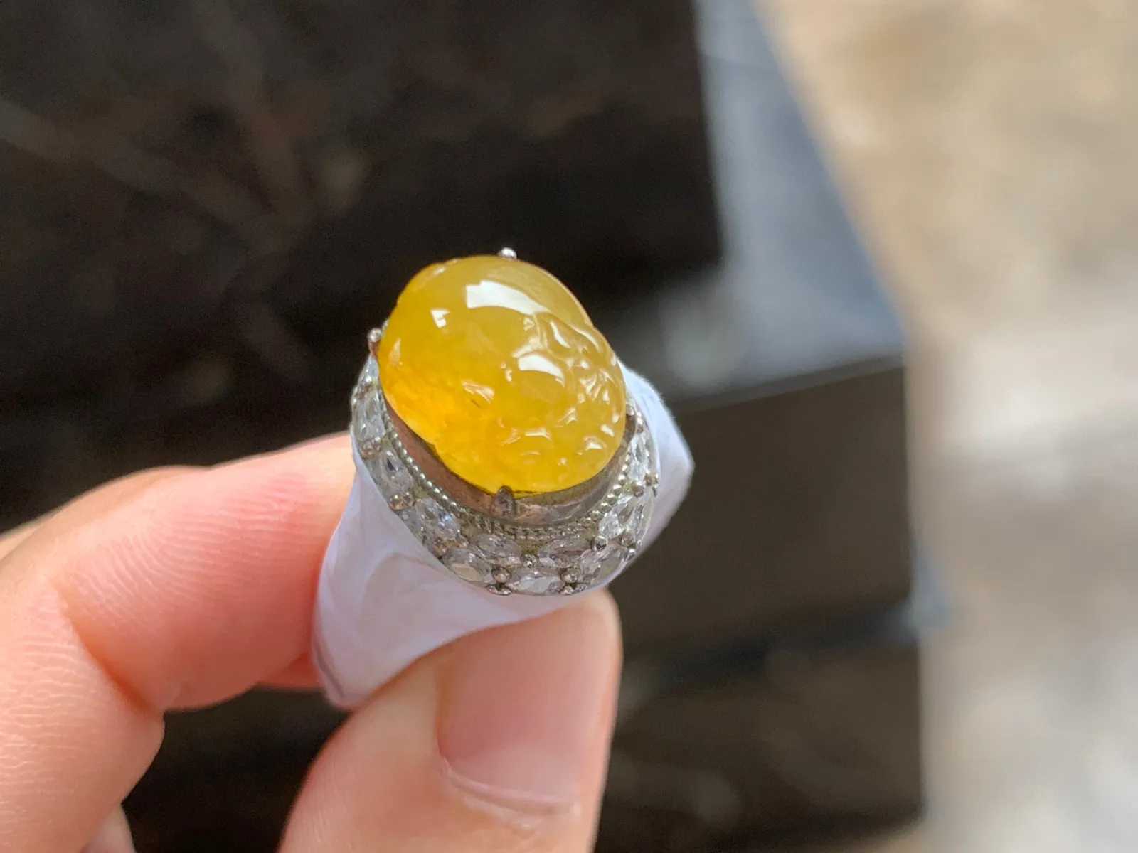 黄翡招财貔貅 颜色漂亮 铜托