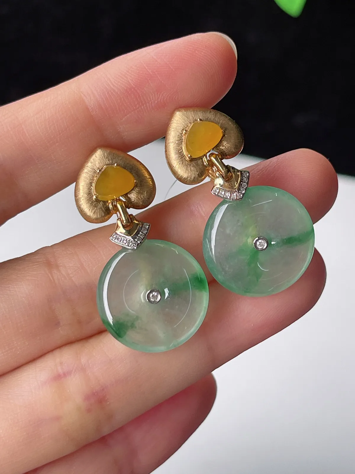 翡翠冰绿飘花耳坠