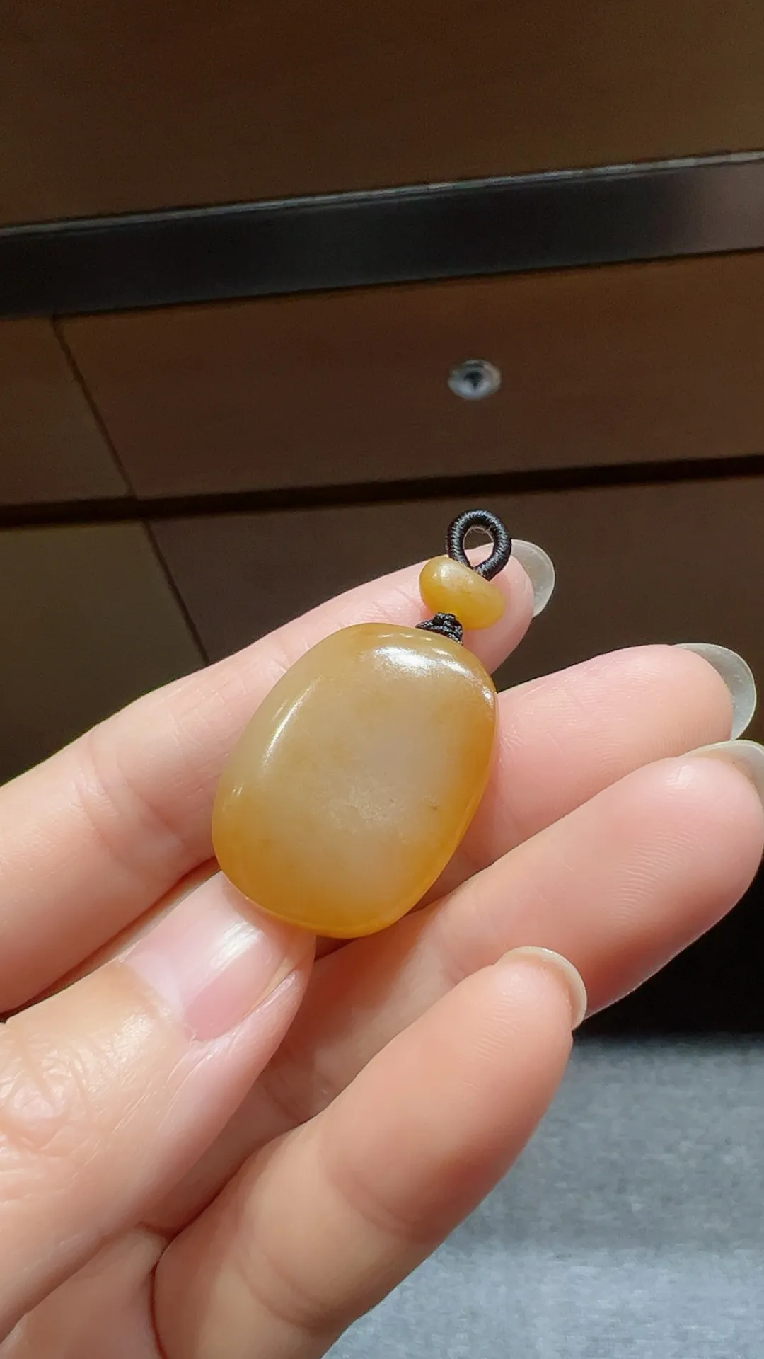籽料｜红沁弥勒佛
推荐 细油 工艺精细 镶嵌品质 

重8.6克 尺寸27*21*8.8m m