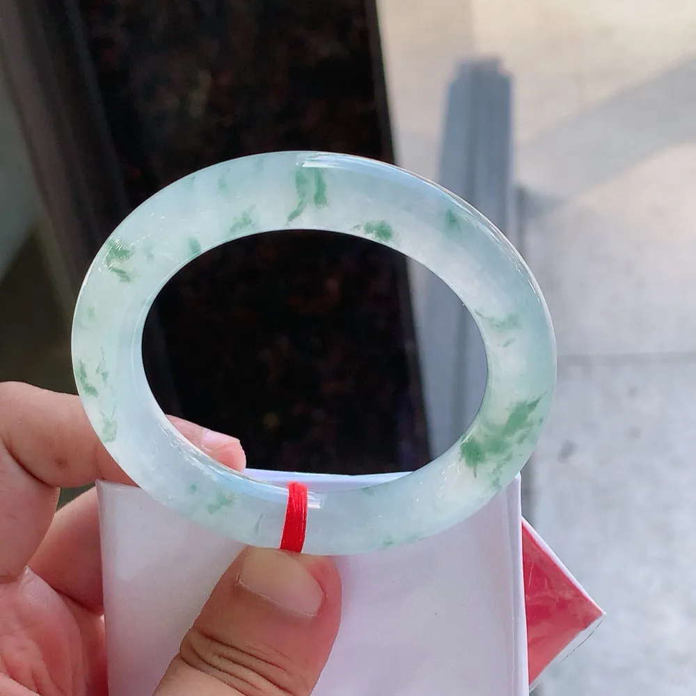 贵妃冰玻飘花 无瑕 尺寸:54.6/10.8 花美 种水好️️