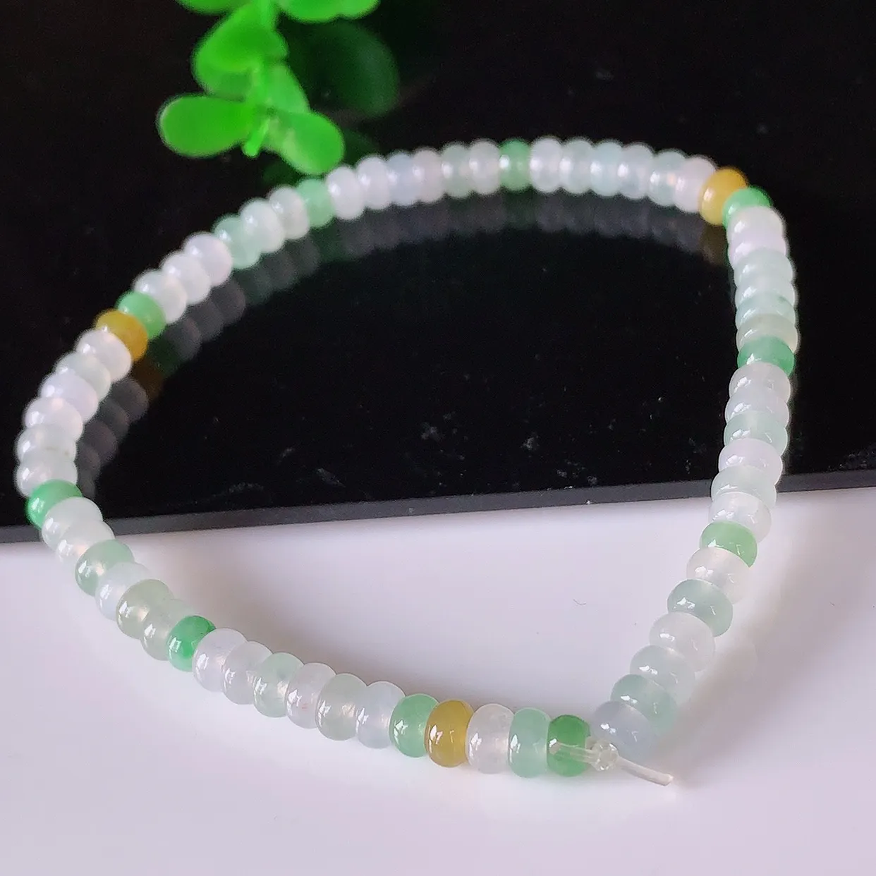 自然光实拍，冰润冰种三彩算盘珠翡翠手串手链，种老水足 冰清玉润  颜色漂亮  #46.24取一尺寸4.5*2.2mm