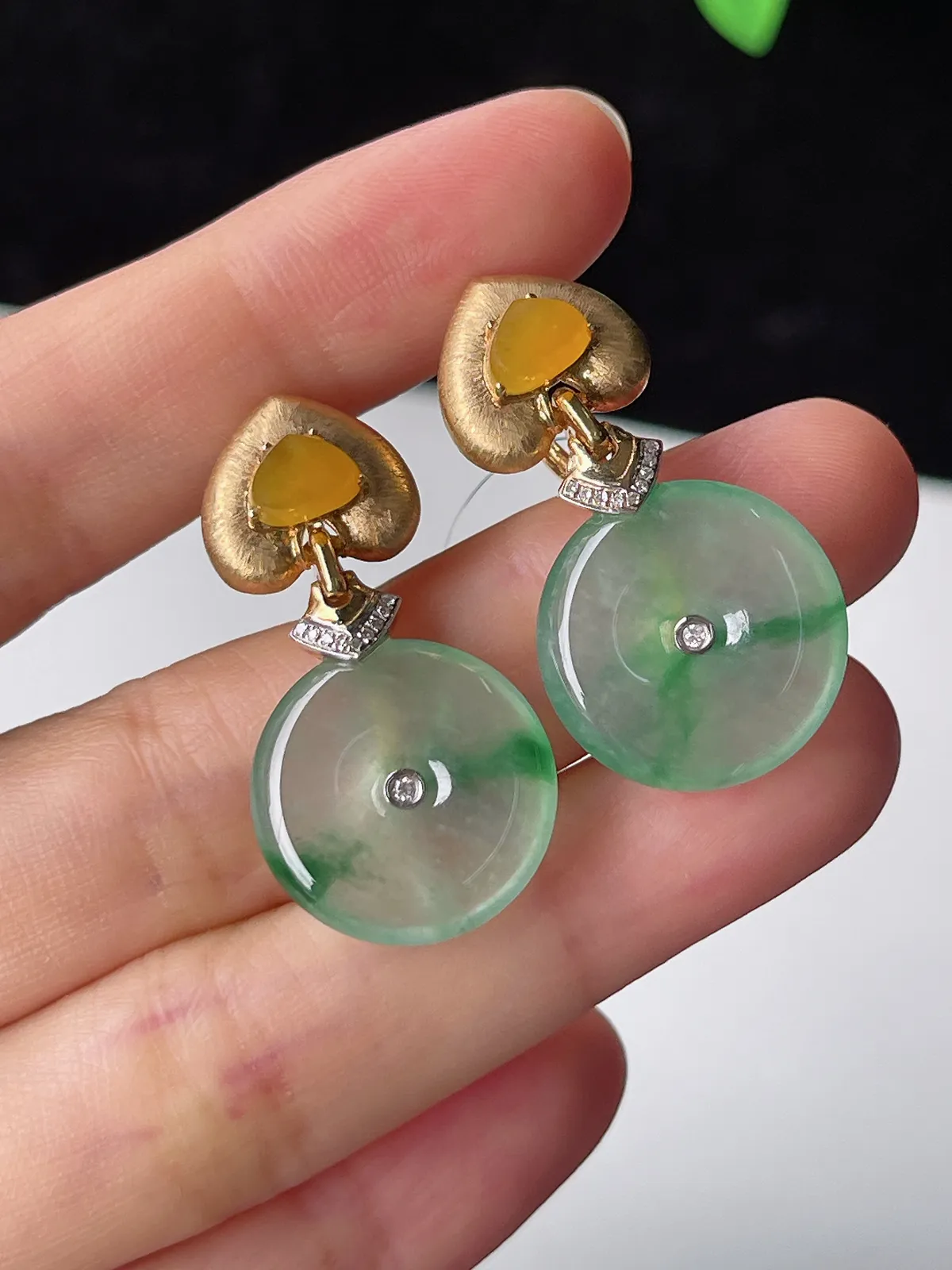 翡翠冰绿飘花耳坠