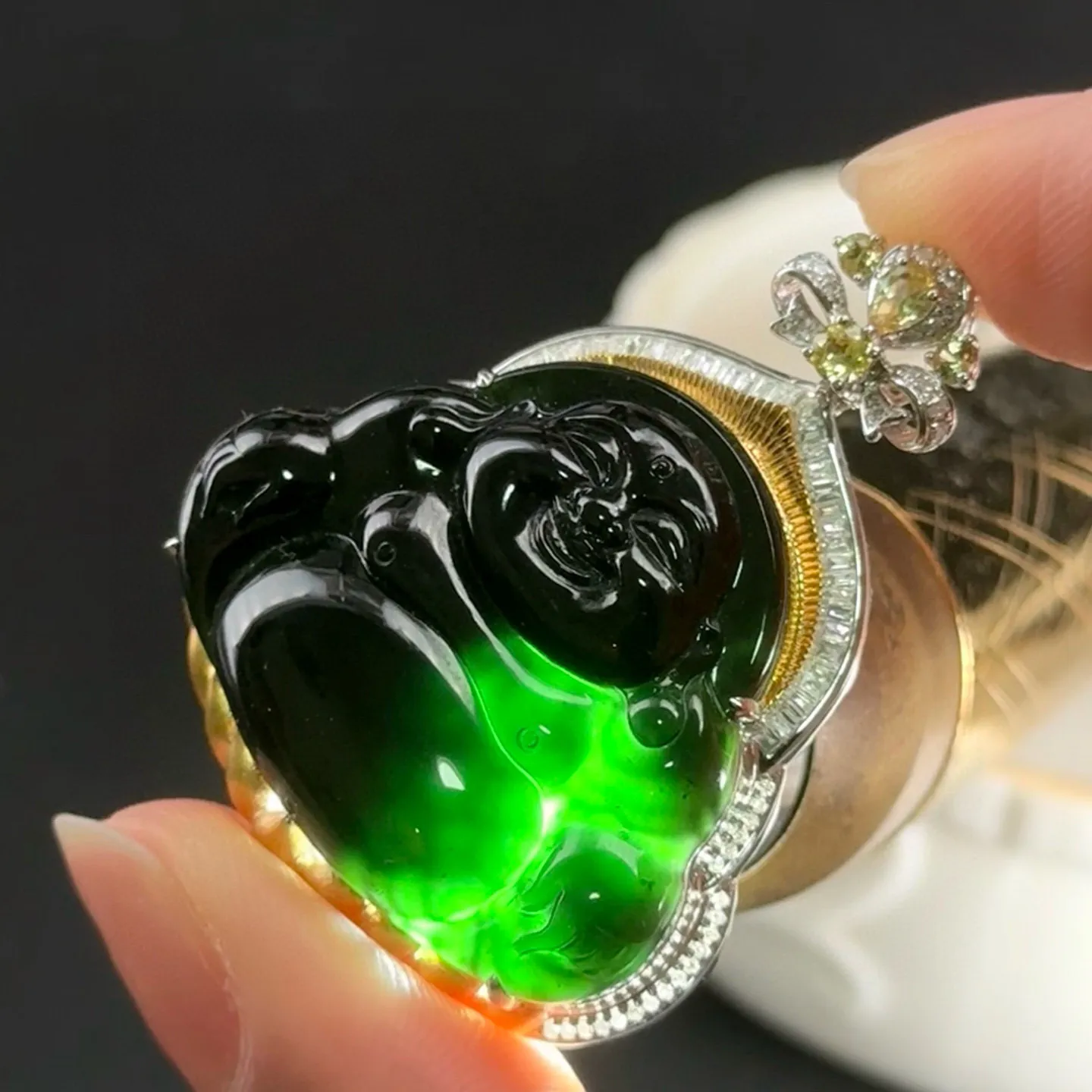 精品18k墨翠大肚佛 种好色正 黑度极好 打灯通透 油性十足 尺寸40.7