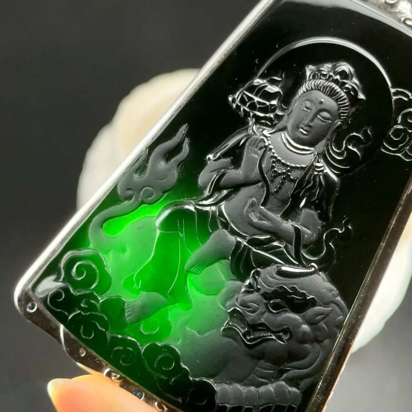 精品18k墨翠文殊菩萨 种老色正 黑度极好 打灯通透 油性十足 尺寸60.2