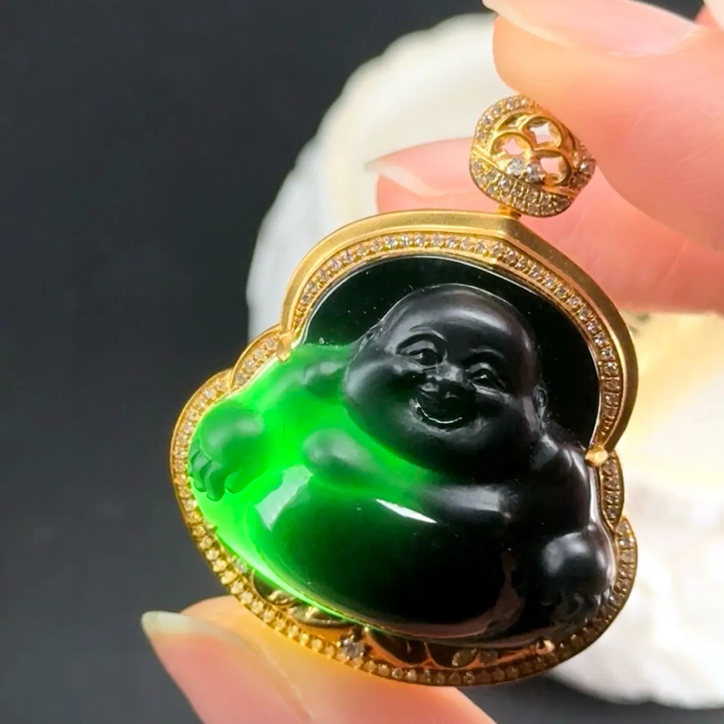 精品18k墨翠大肚佛 种好色正 黑度极好 打灯通透 油性十足 尺寸37.7