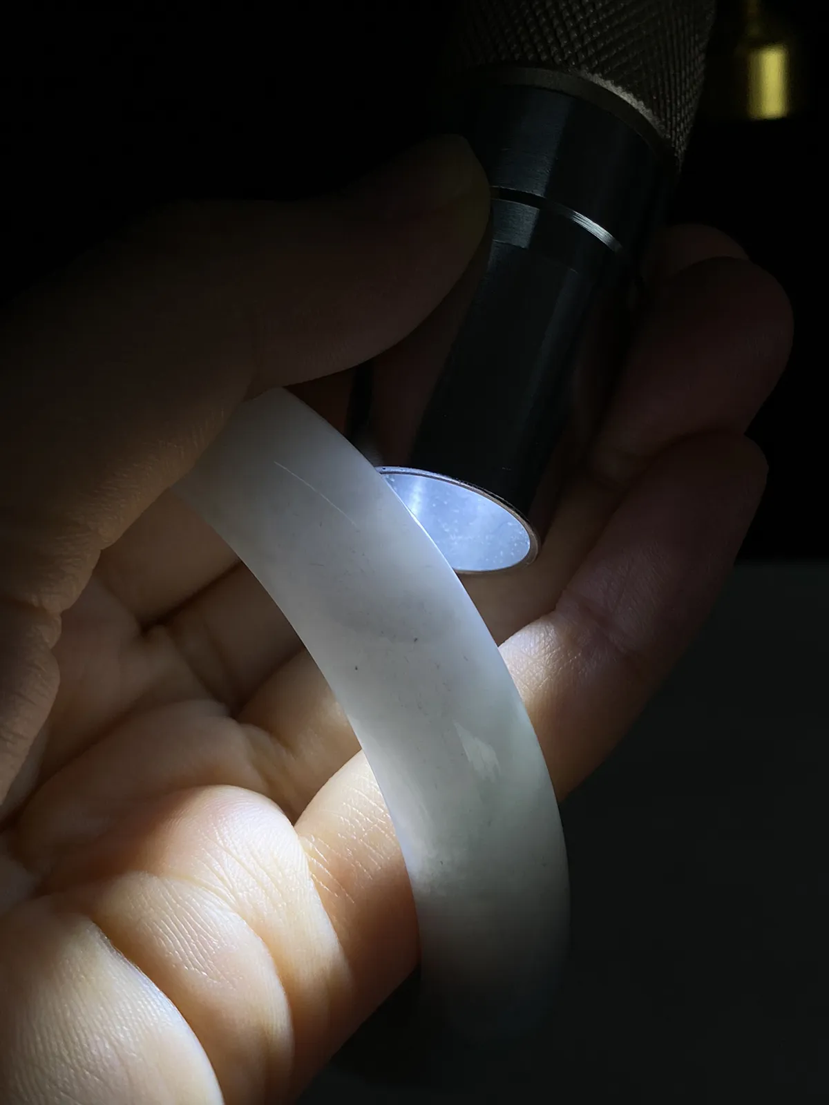 正圈56圈口，翡翠糯化种飘绿手镯