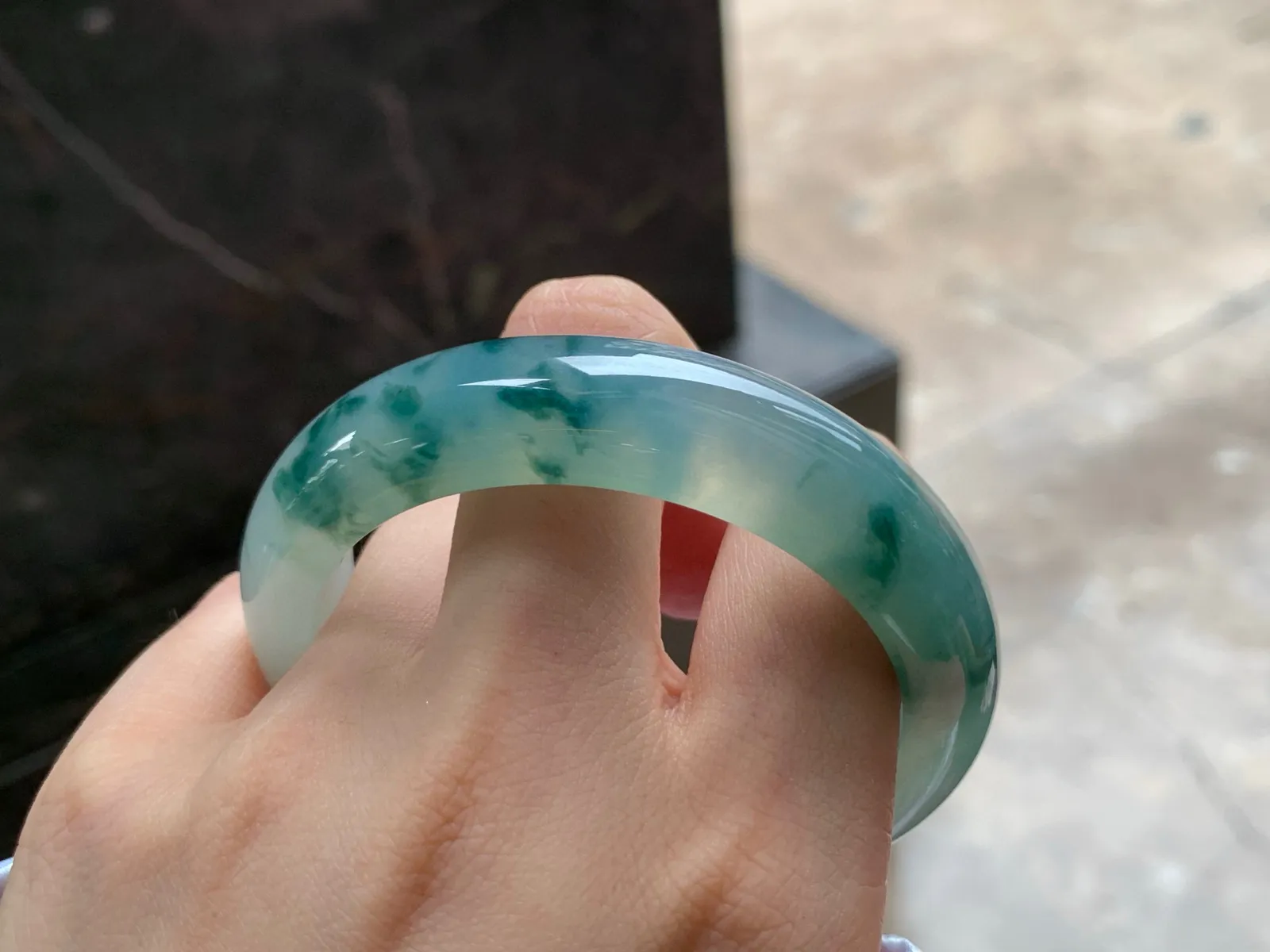 冰飘花手镯
种好水润 53.5/13/8.8mm