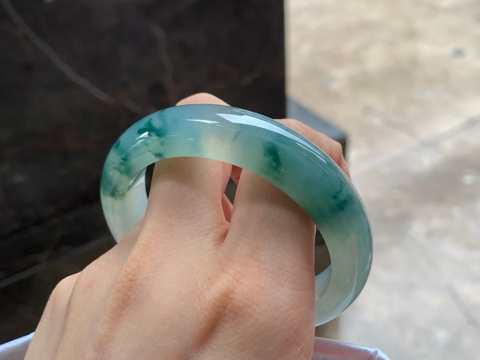 冰飘花手镯
种好水润 53.5/13/8.8mm