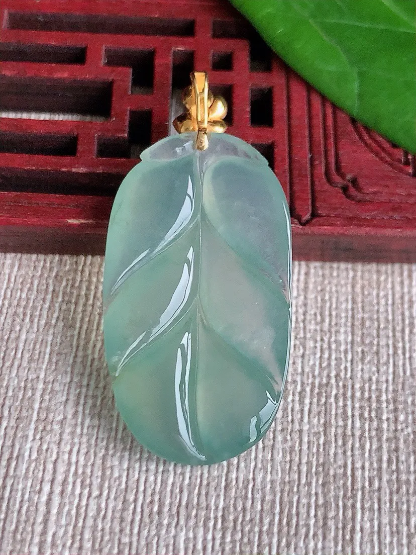a货翡翠老坑冰种18K金扣头晴水叶子金枝玉叶吊坠 尺寸39.3×32.3×18×4.8mm 重量5.