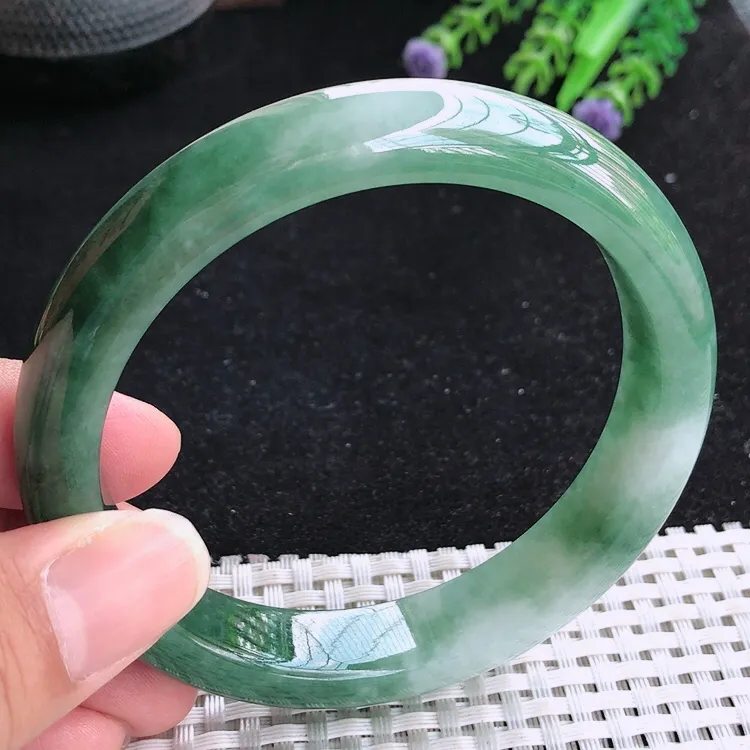 自然光62.5/12.6/9.2老坑温润飘花手镯翡翠大圈口玉镯美人镯