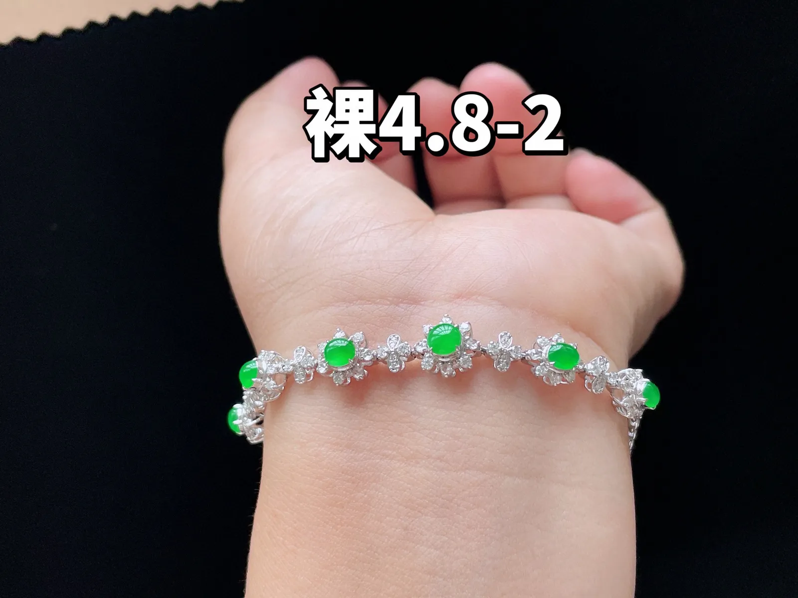18K 满色·蛋面手链

裸4.8-2