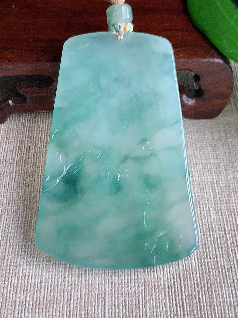 a货翡翠老坑冰种飘花普贤菩萨吊坠 尺寸67.2×42.5×5mm 重量37.65g 0626