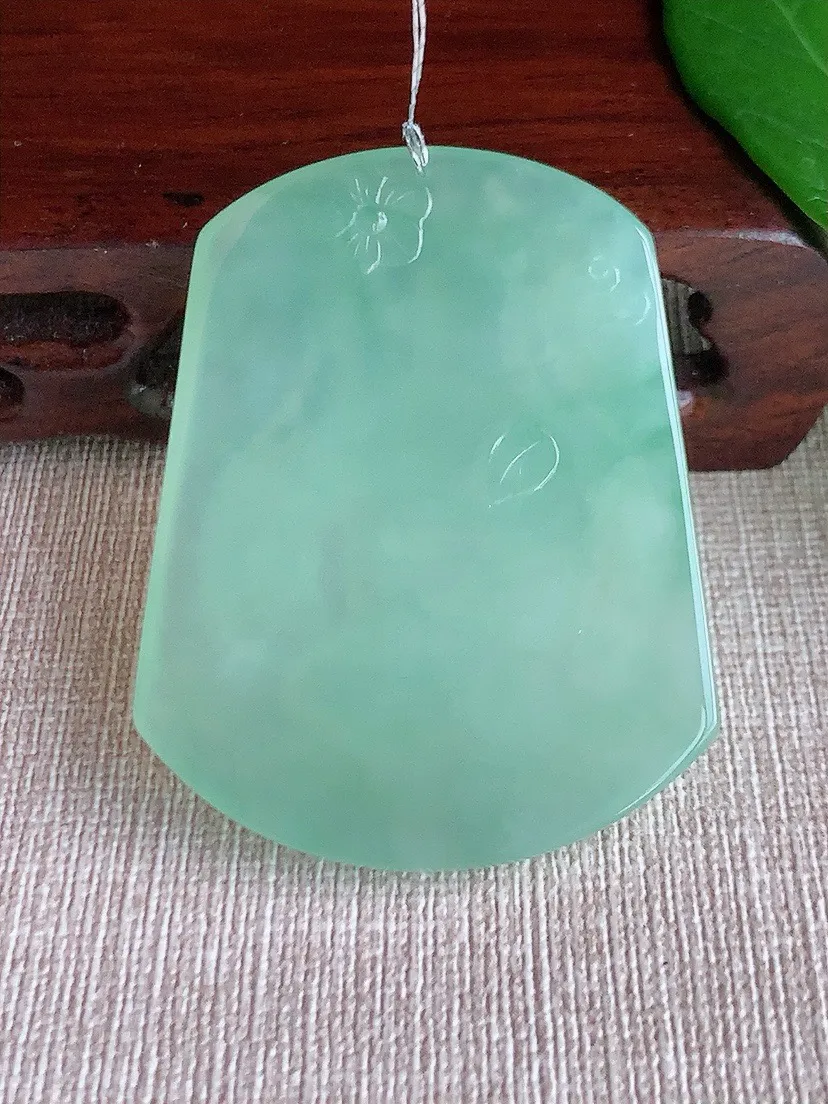 a货翡翠老坑冰种晴水虚空藏菩萨吊坠 尺寸51.5×40×5.6mm 重量25.90g 0626
