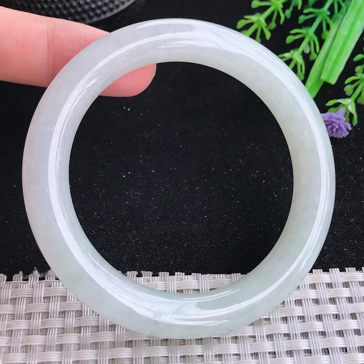 自然光55.5/10.2/10老坑秀气冰胶月光白圆条手镯翡翠玉镯美人镯