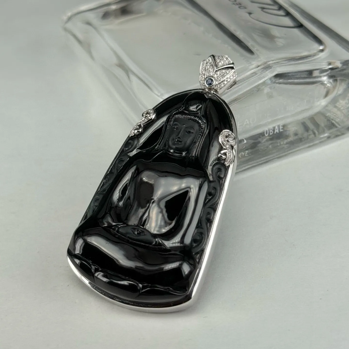 精品18k墨翠观音 种好色正 黑度极好 打灯通透 油性十足 尺寸62.8