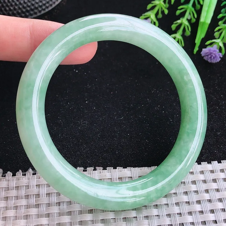 自然光55/10.7/10老坑秀气温润满色圆条手镯翡翠玉镯美人镯
