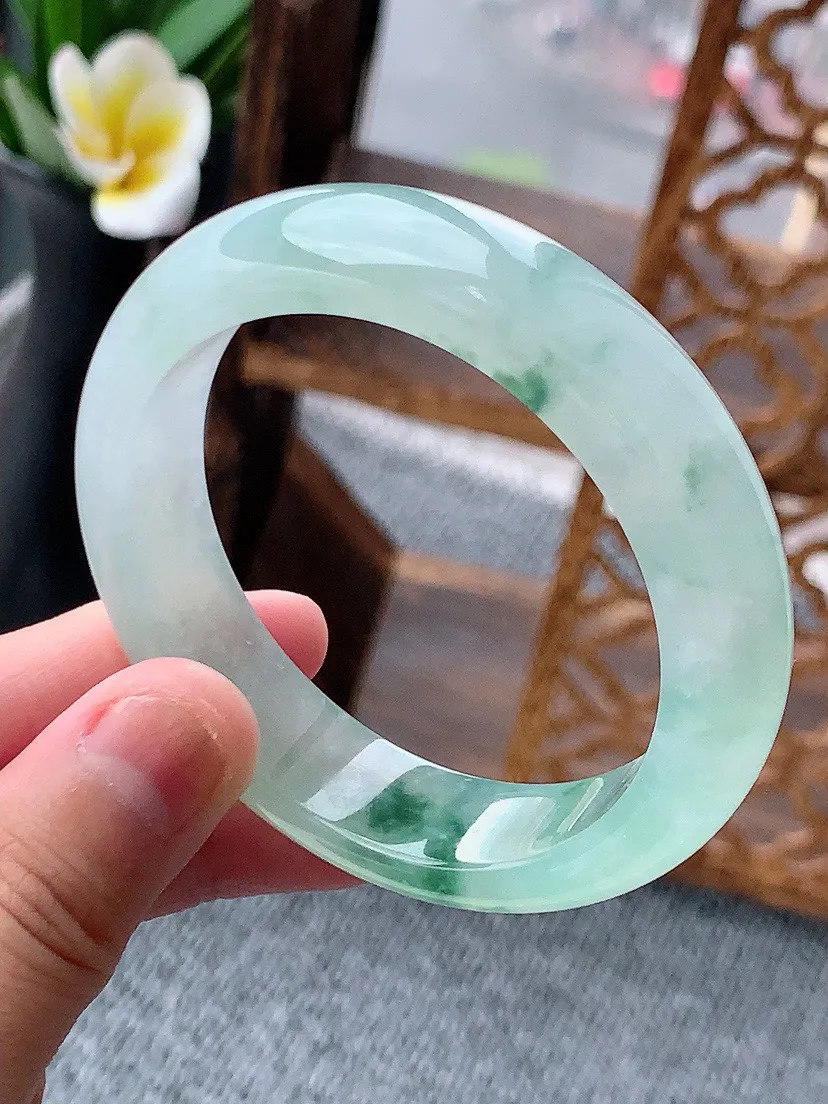 a货翡翠老坑飘花正装正圈手镯51-52小圈口 尺寸51.8×13.5×7.7mm 重量57.14g 0618