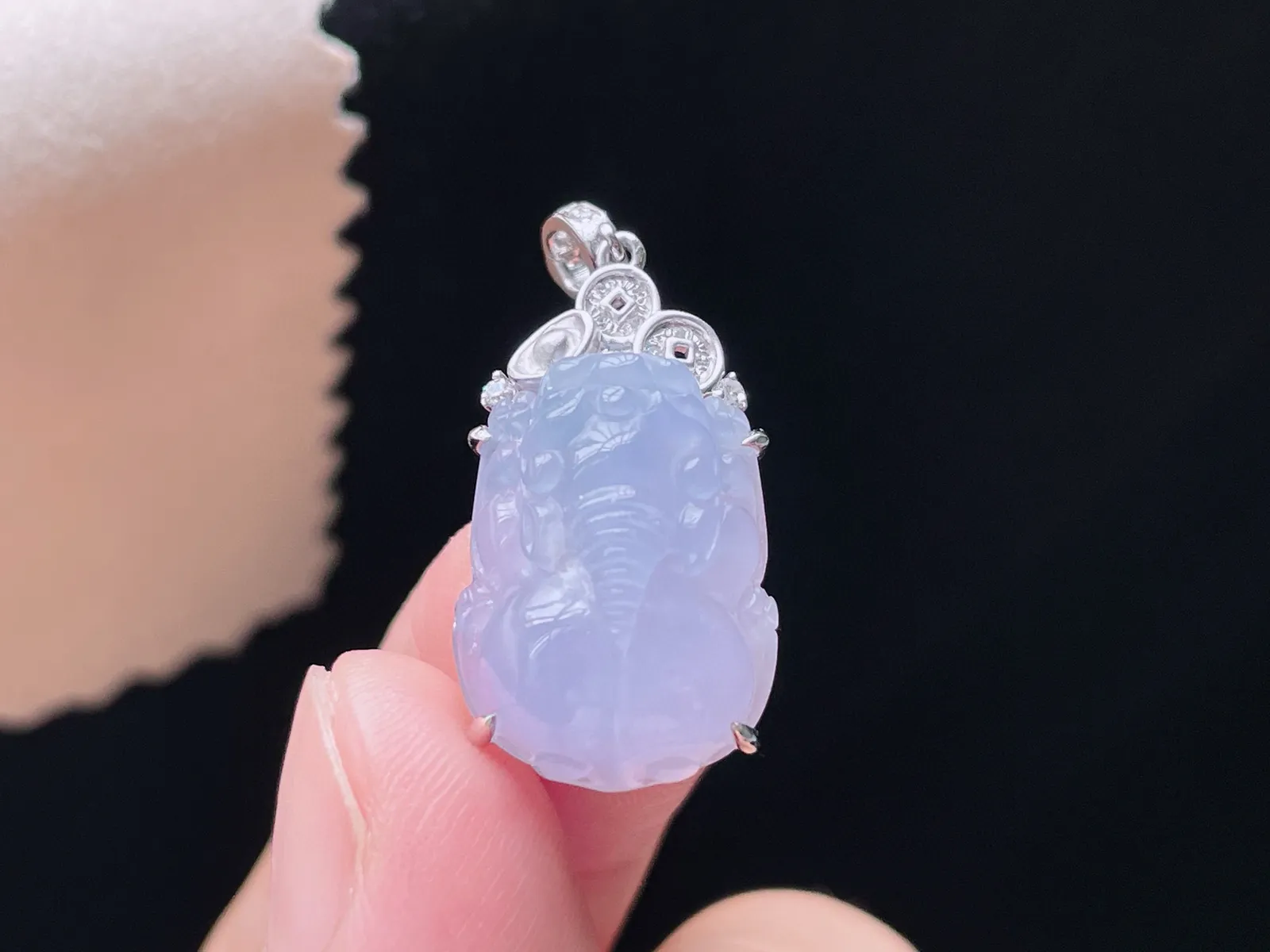 18K 紫罗兰·貔貅吊坠

裸18.1-23.5-6