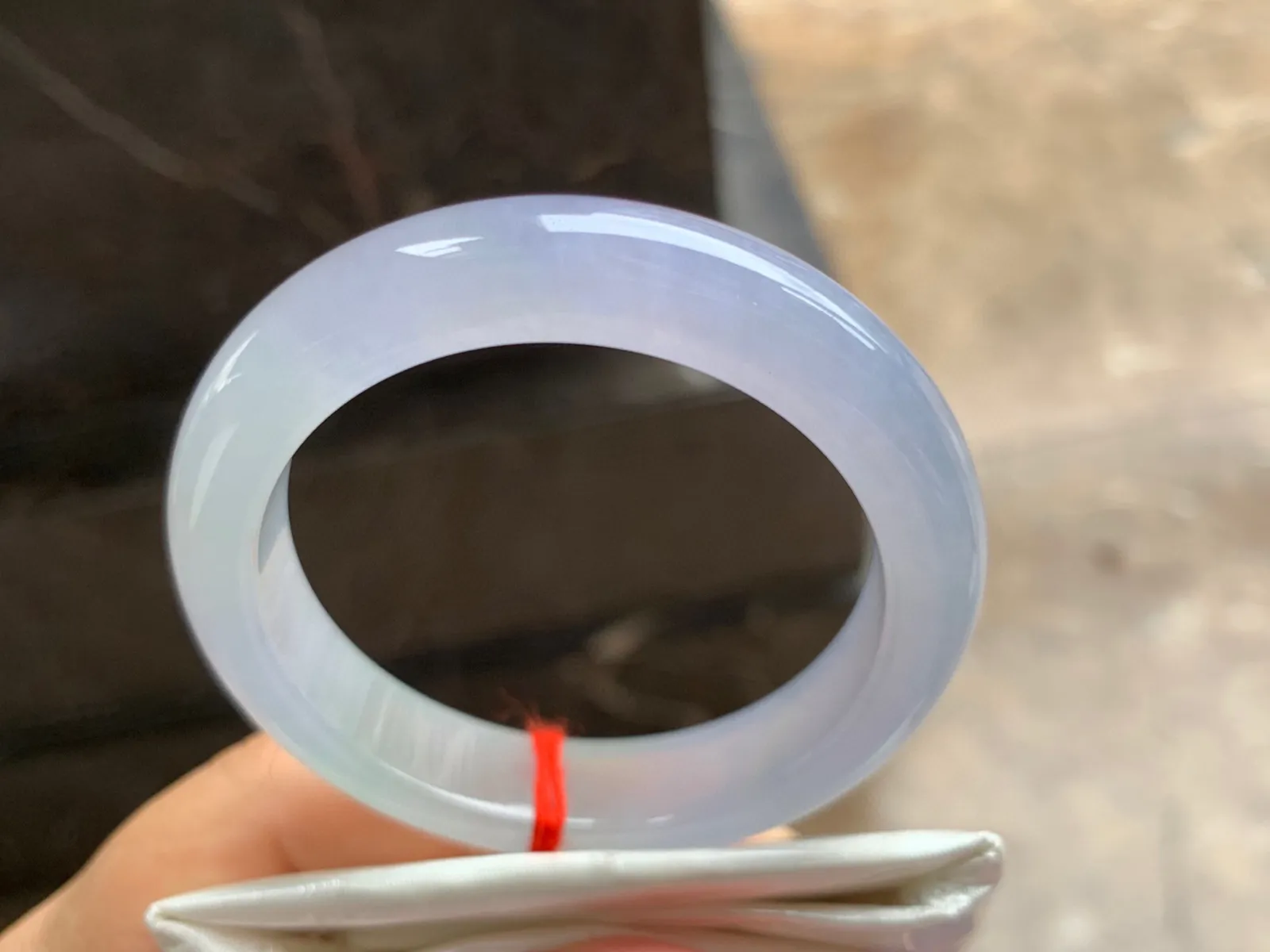 50-12-9mm
冰紫手镯 水润冰透 起胶的料子 小手福利很性价比