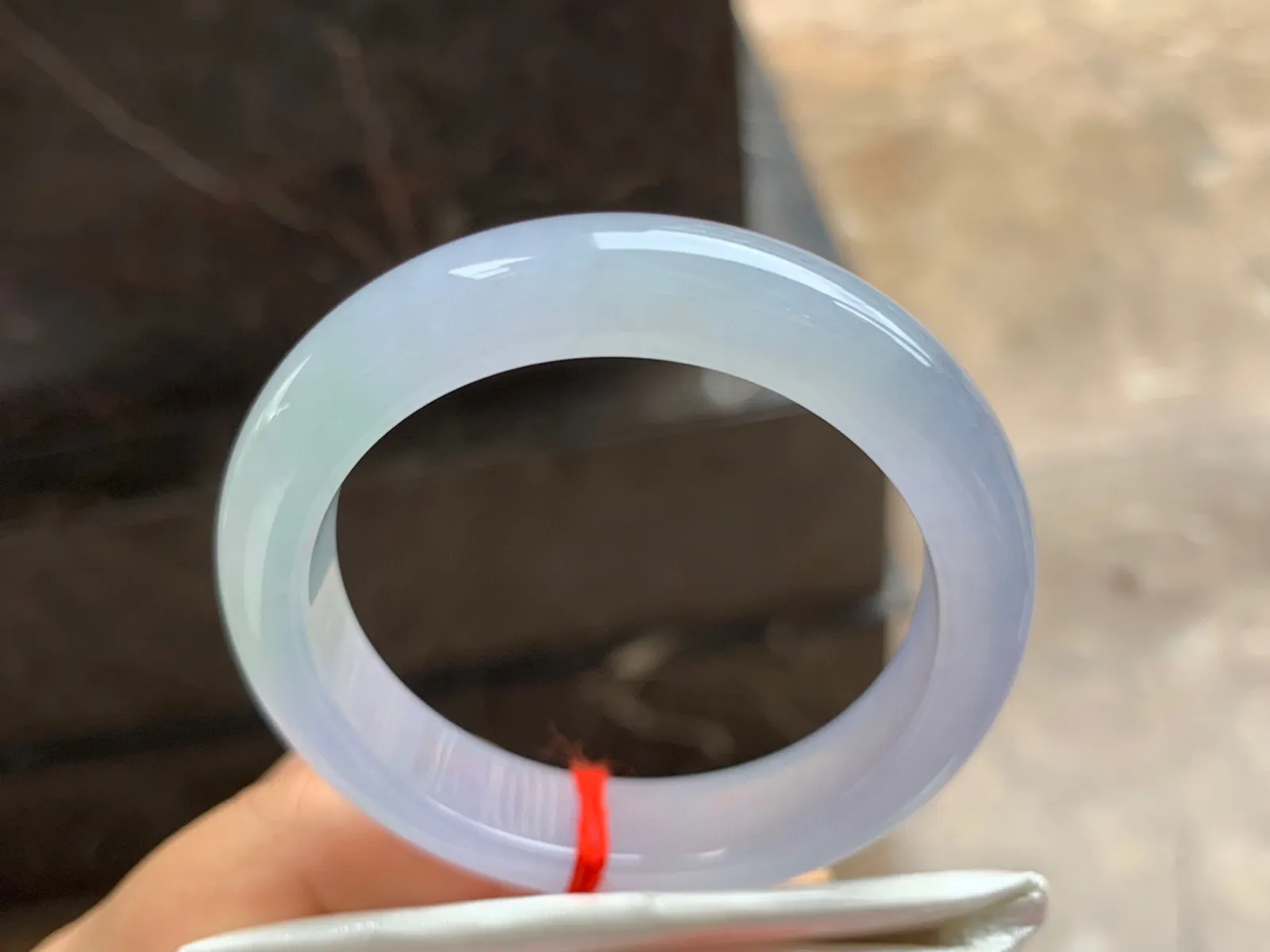 50-12-9mm
冰紫手镯 水润冰透 起胶的料子 小手福利很性价比