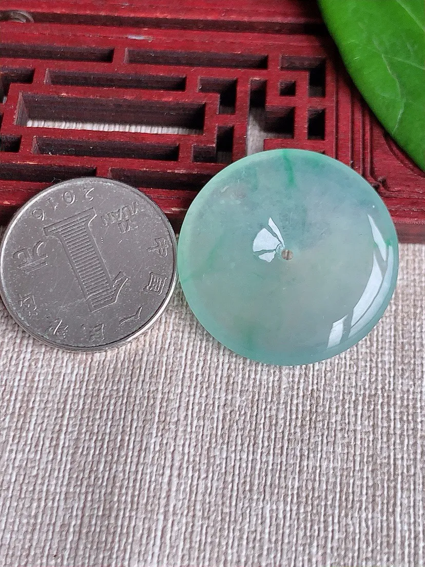 a货翡翠老坑冰种飘绿平安扣吊坠 尺寸29.8×5mm 重量9.67g 0626