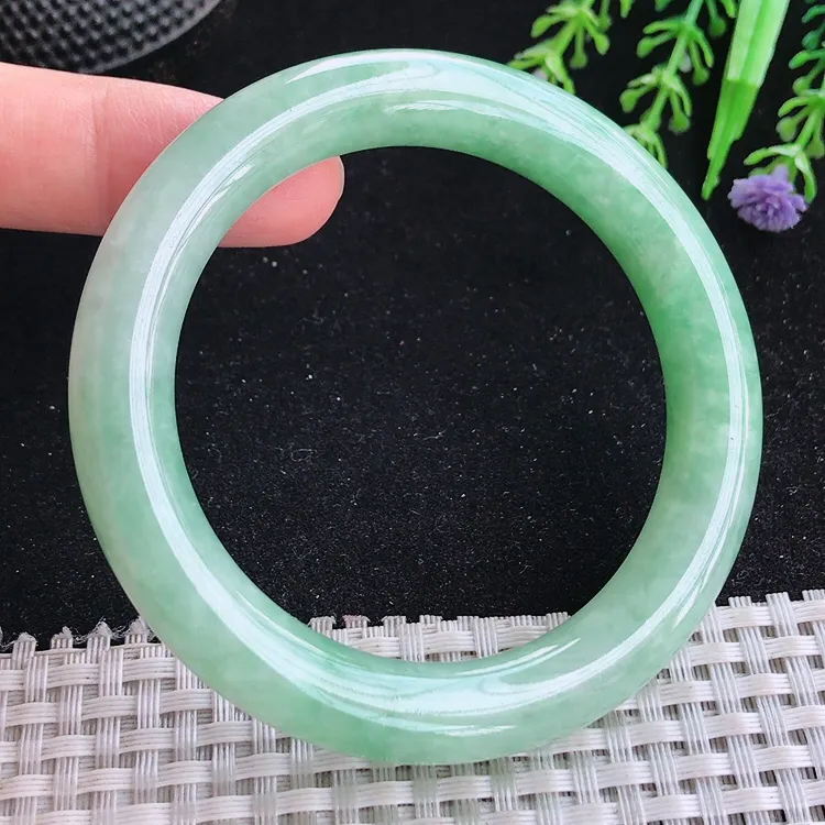 自然光55/10.7/10老坑秀气温润满色圆条手镯翡翠玉镯美人镯